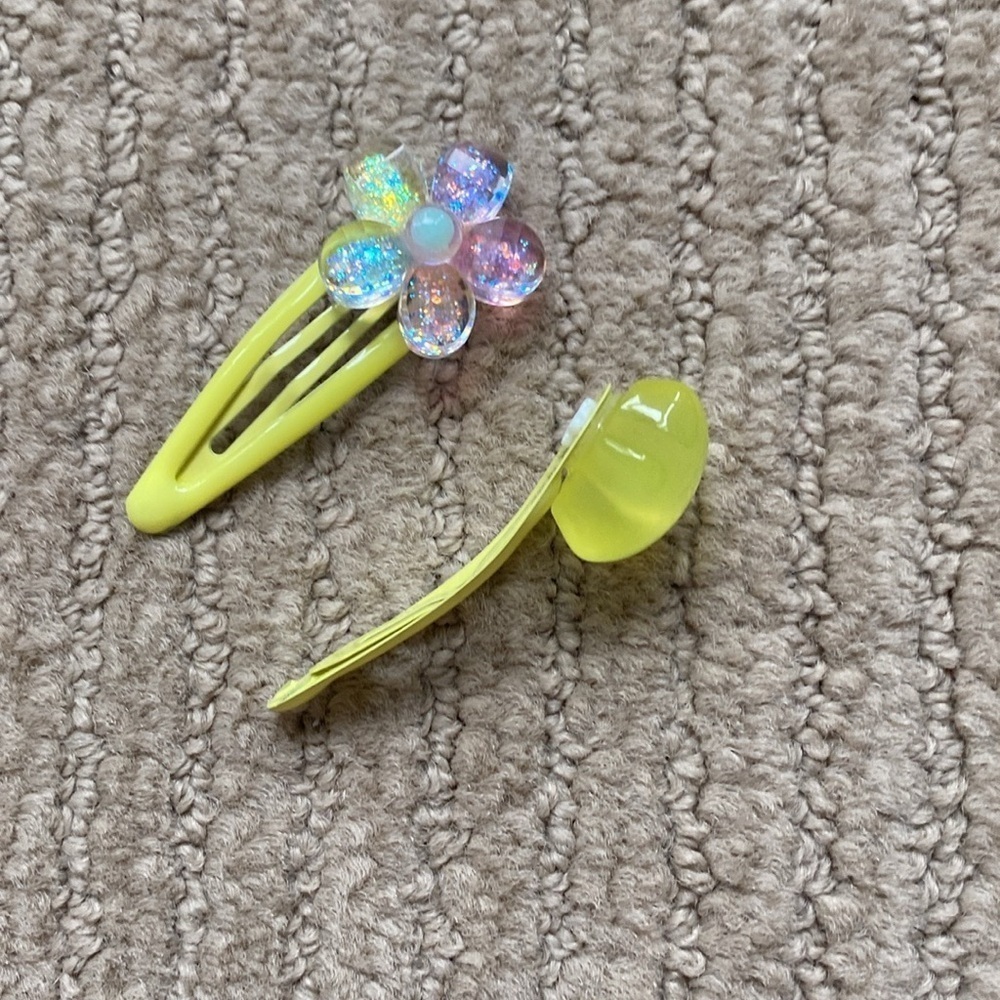 Flower Hair Clips, 3 piece - Picture 4 of 4